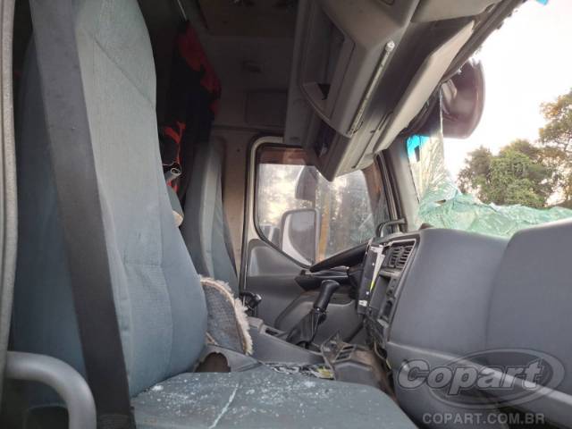 2010 VOLVO VM 