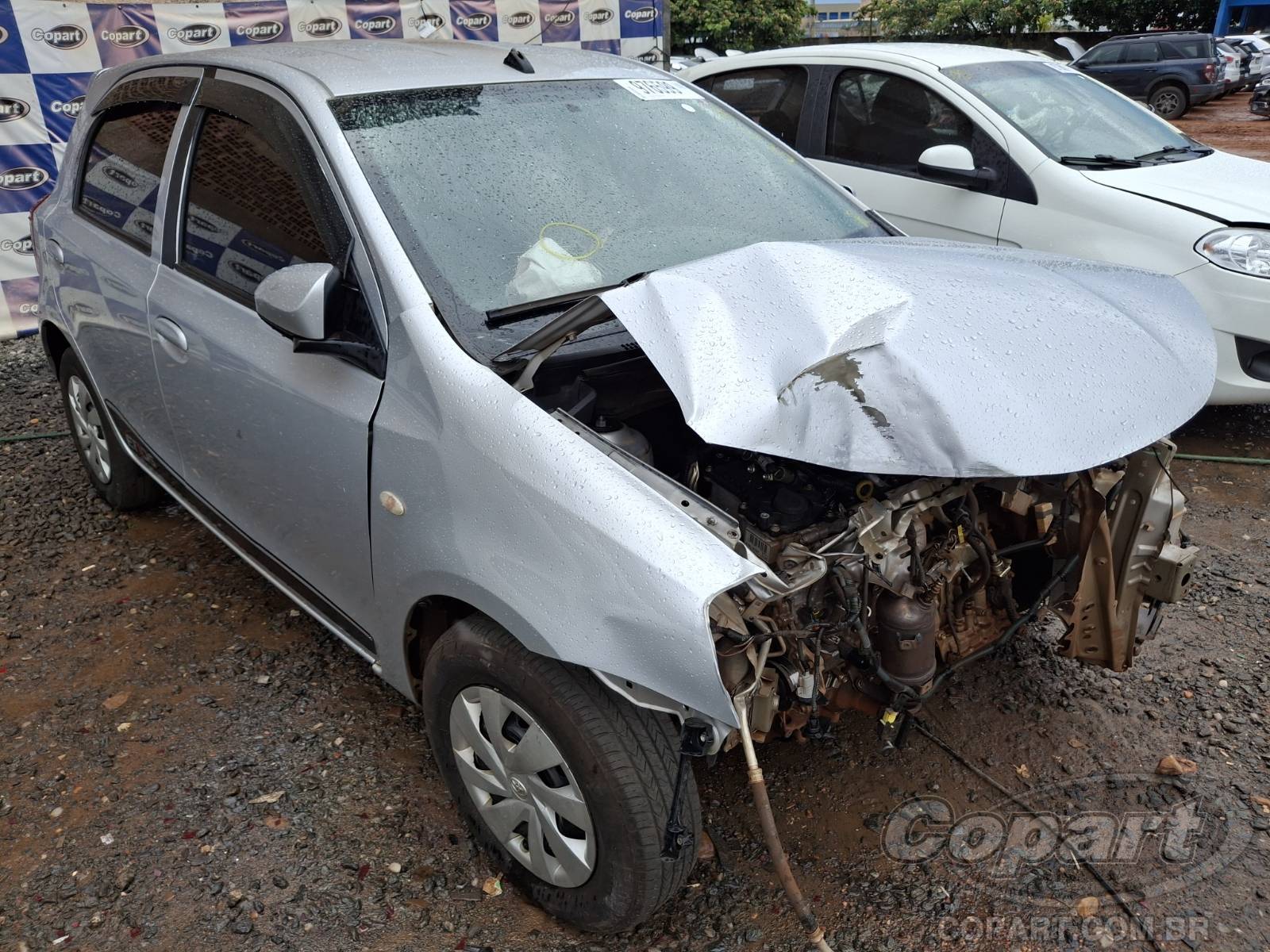 Veículo Toyota Etios Toyota Etios X AT 1.3 16V Dual VVT-i 2020 Colisão Média Monta 2020 em leilão