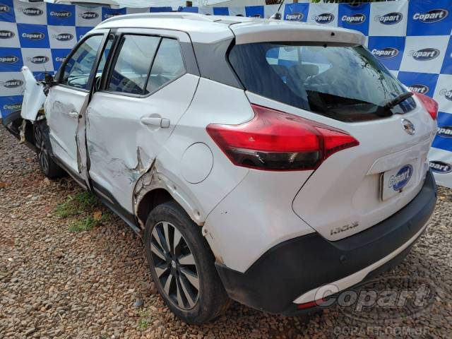 2017 NISSAN KICKS 