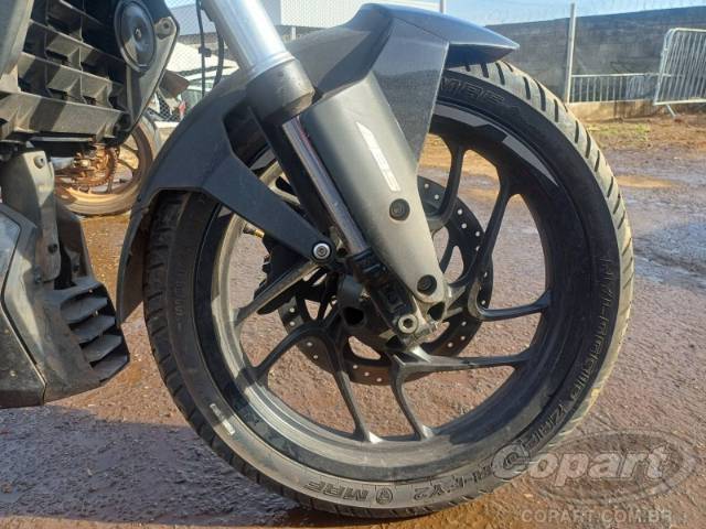 2025 BAJAJ DOMINAR 