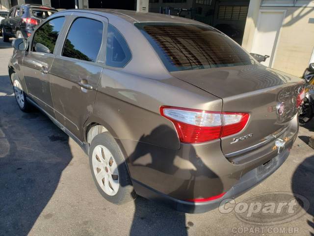 2015 FIAT GRAND SIENA 