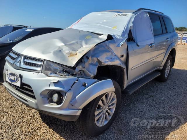 2015 MITSUBISHI PAJERO DAKAR 