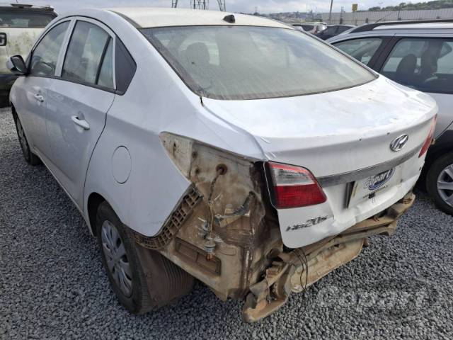 2015 HYUNDAI HB20S 