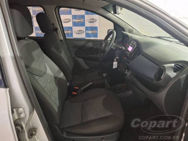 2015 FIAT UNO 