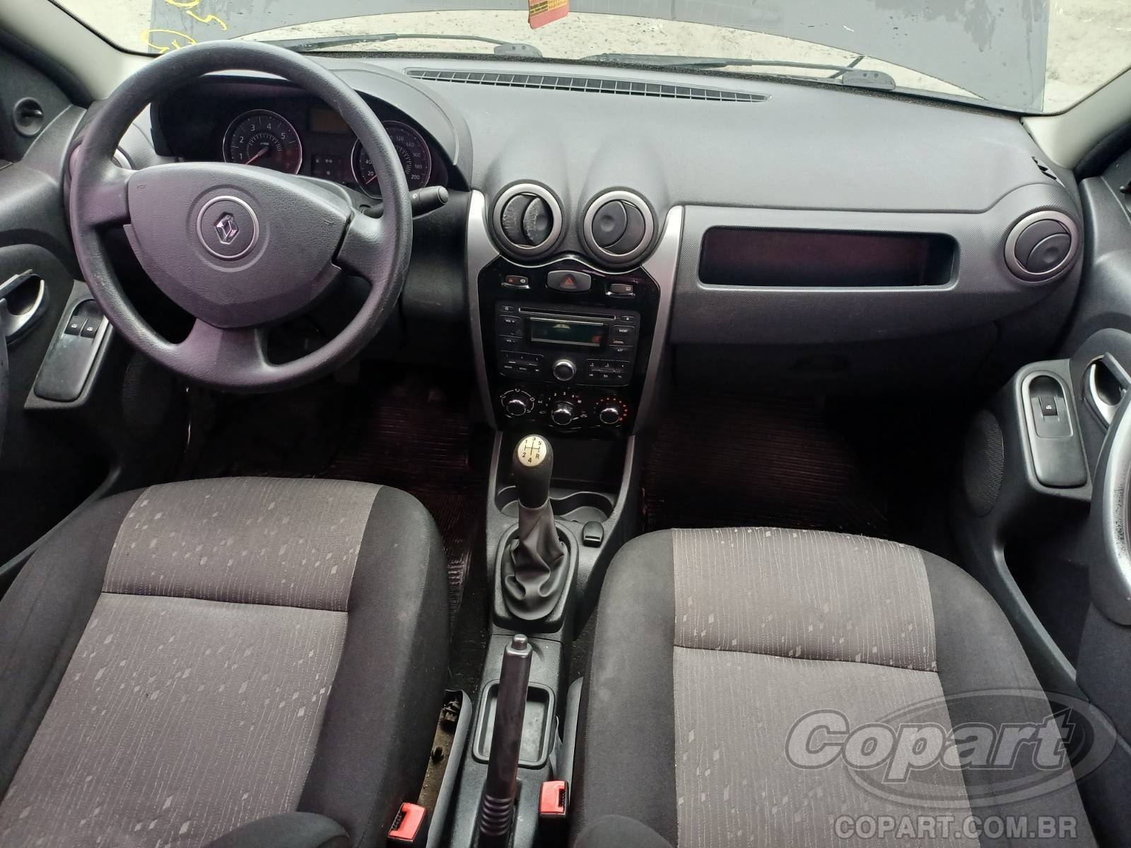 Foto 9 de 11: 2013 RENAULT LOGAN