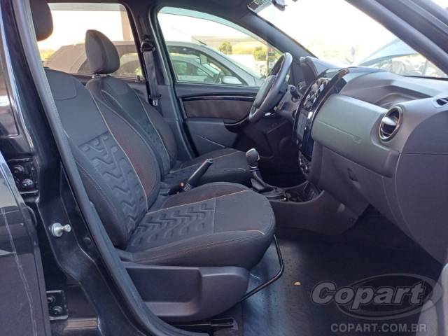 2019 RENAULT DUSTER 