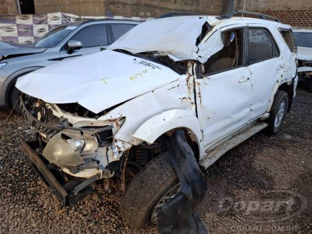 2015 TOYOTA HILUX SW4 