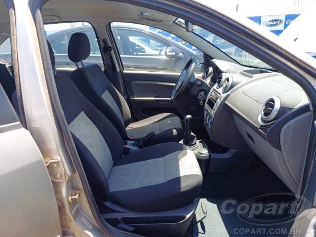 2009 FORD FIESTA SEDAN 