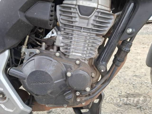 2026 HONDA CB 300F 