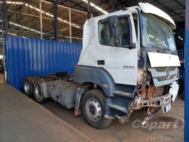 2013 MERCEDES BENZ AXOR 