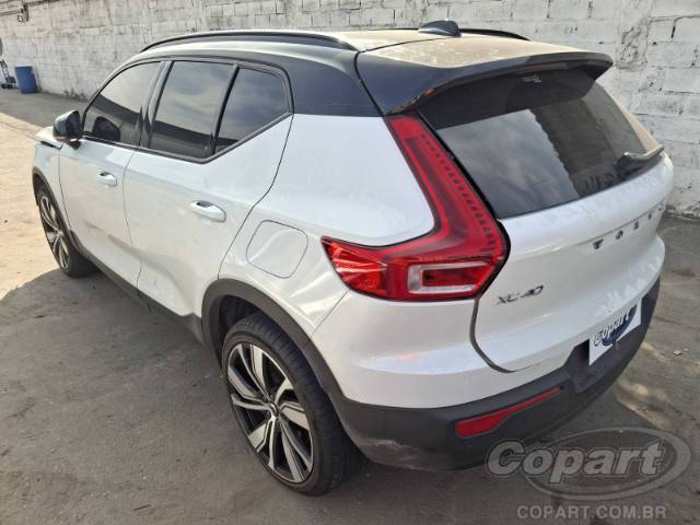 2022 VOLVO XC40 