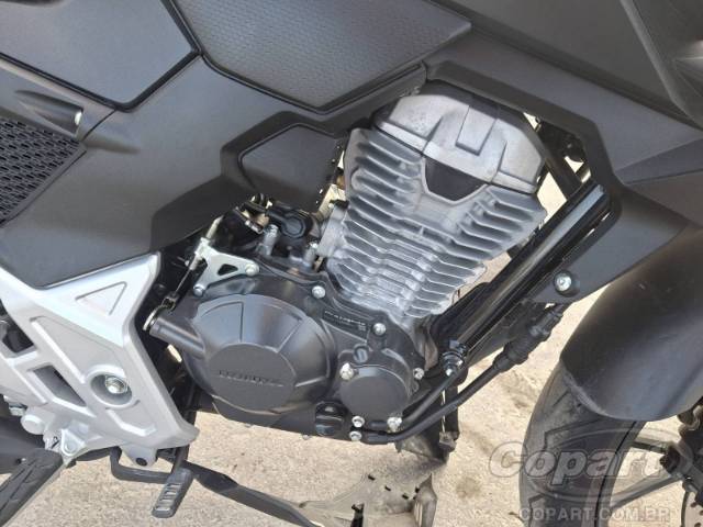 2026 HONDA CB 300F 