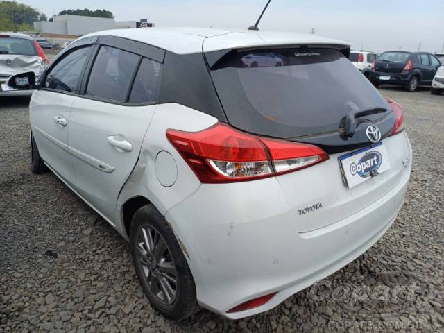 2022 TOYOTA YARIS 