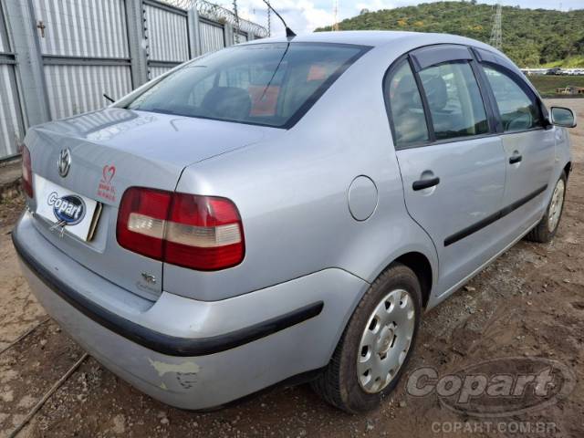 2005 VOLKSWAGEN POLO SEDAN 