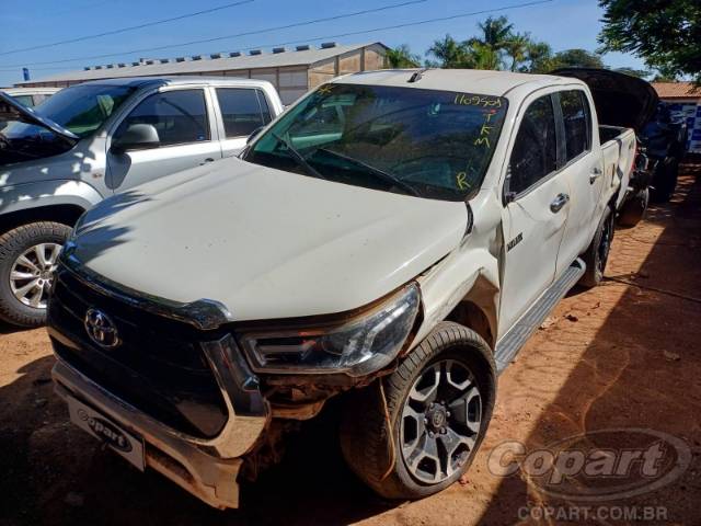 2025 TOYOTA HILUX CD 