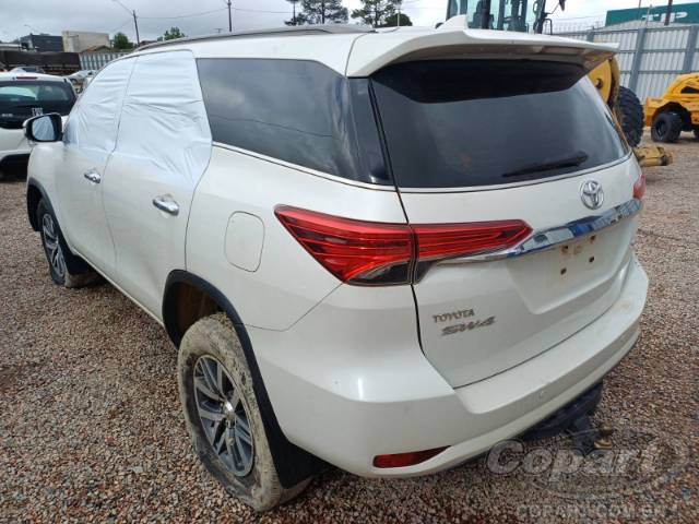 2017 TOYOTA HILUX SW4 