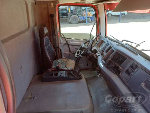 2013 VOLKSWAGEN CONSTELLATION 