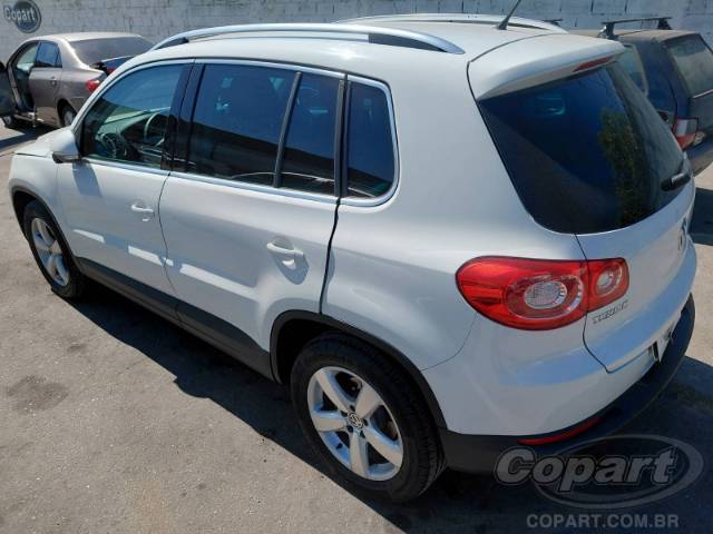 2011 VOLKSWAGEN TIGUAN 
