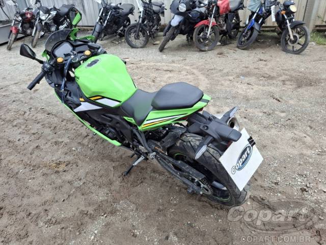 2025 KAWASAKI NINJA ZX-4R 