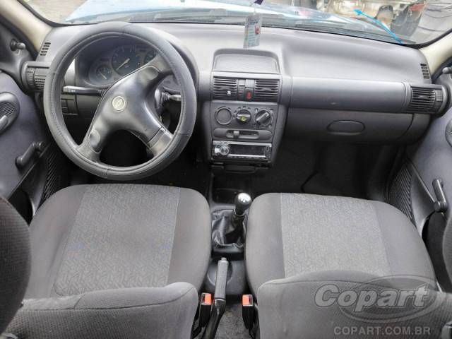 2002 CHEVROLET CORSA SEDAN 