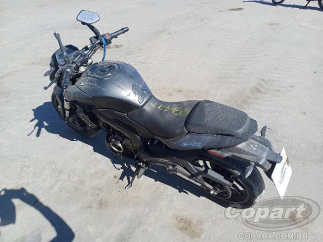 2025 BAJAJ DOMINAR 