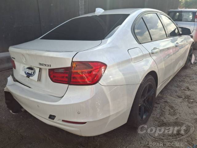 2014 BMW SERIE 3 
