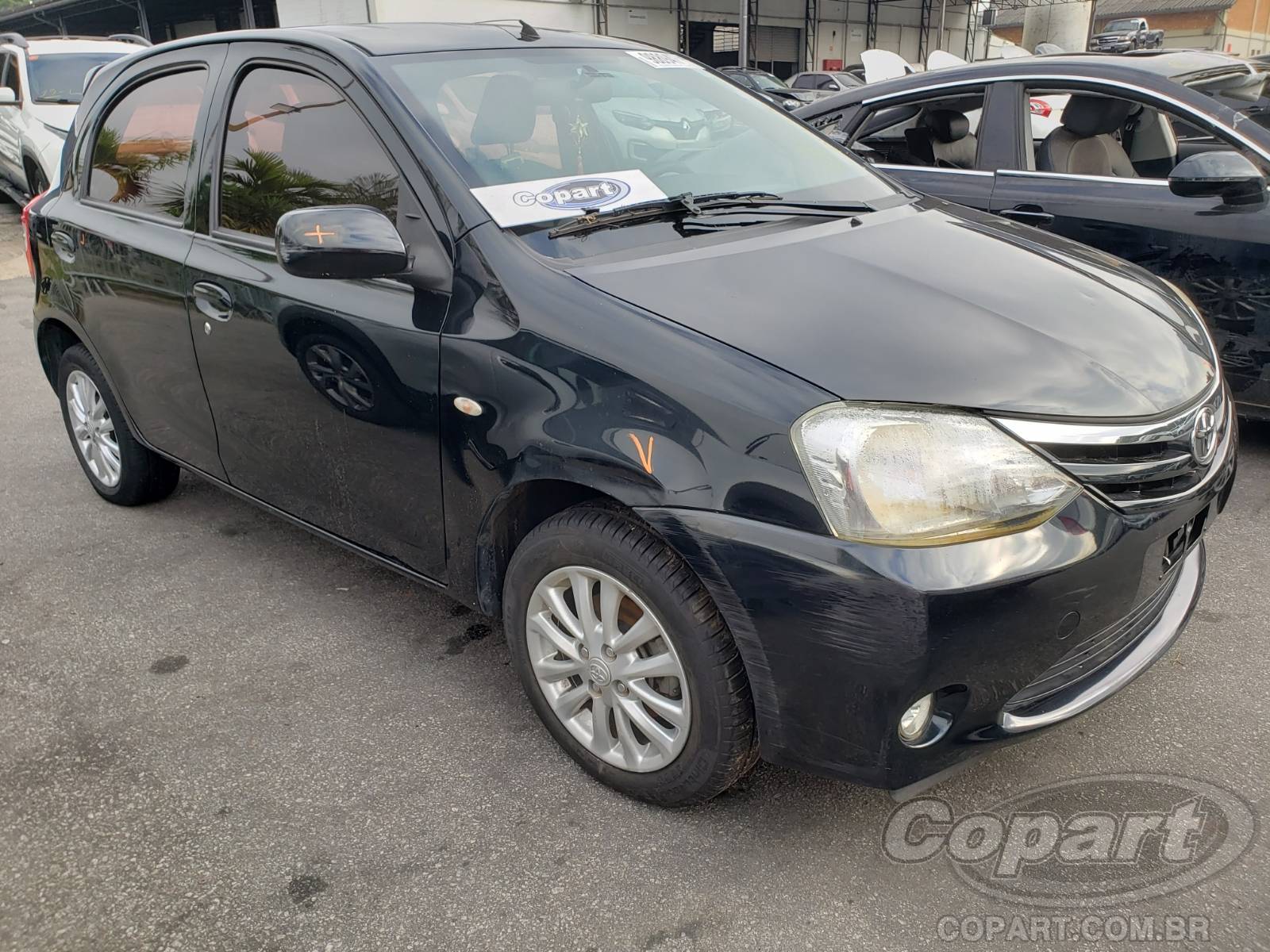 Veículo Toyota Etios Toyota Etios XLS 1.5 16V 2013 Enchente Médio 2013 em leilão