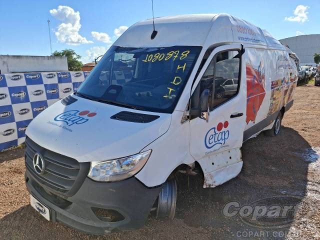 2025 MERCEDES BENZ SPRINTER 