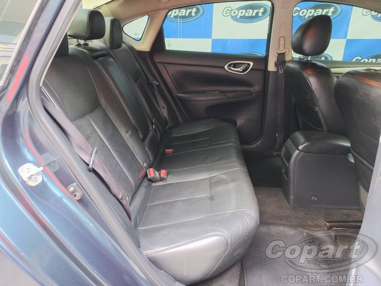 2015 NISSAN SENTRA — foto 6 de 11