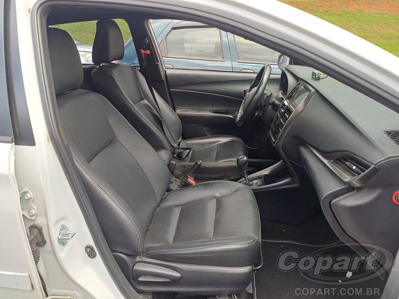 Foto 5: 2023 TOYOTA YARIS