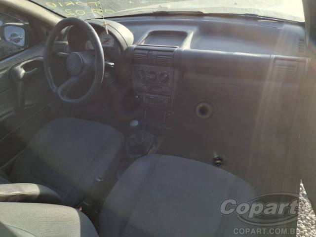 2001 CHEVROLET CORSA 