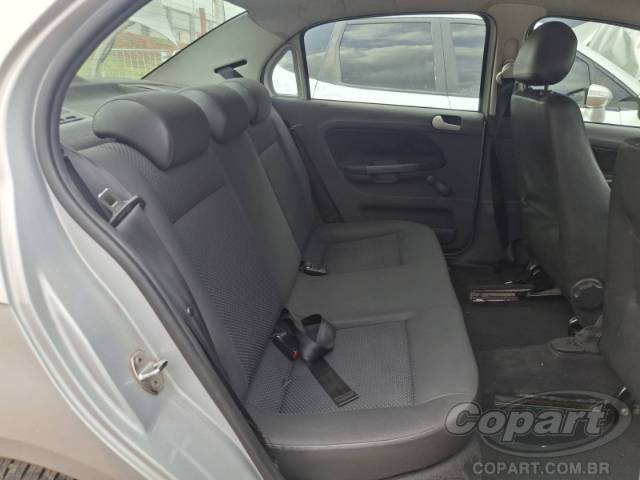 2015 VOLKSWAGEN VOYAGE 