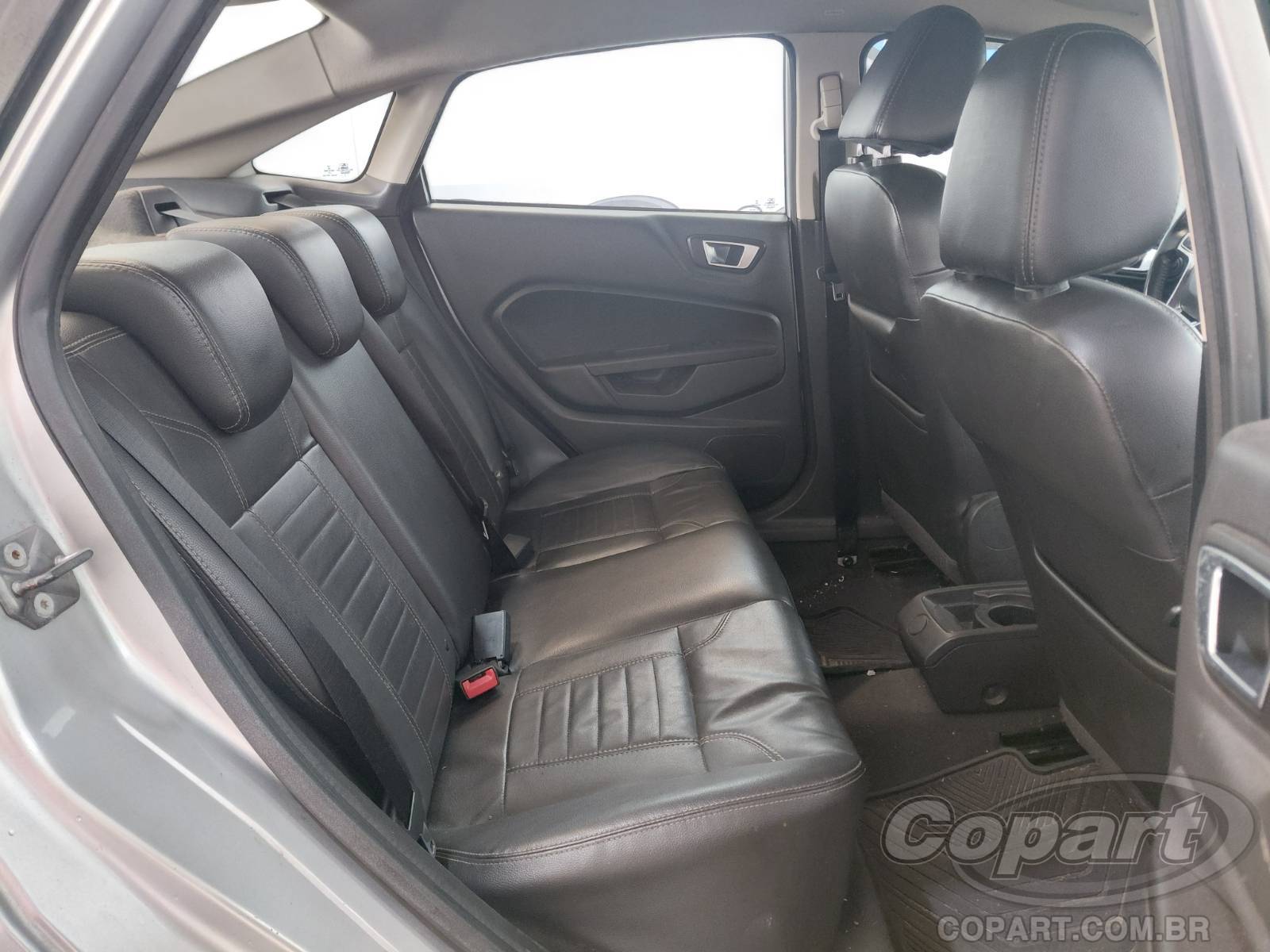 Foto 6 de 10: 2015 FORD FIESTA SEDAN