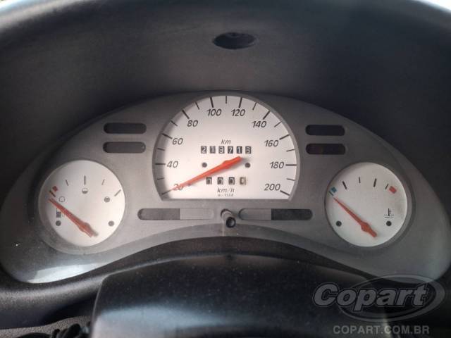 2001 CHEVROLET CORSA SEDAN 