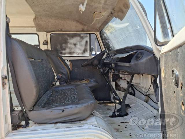 2002 VOLKSWAGEN KOMBI 