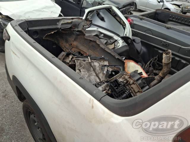 2025 FIAT STRADA 
