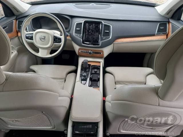 2022 VOLVO XC90 