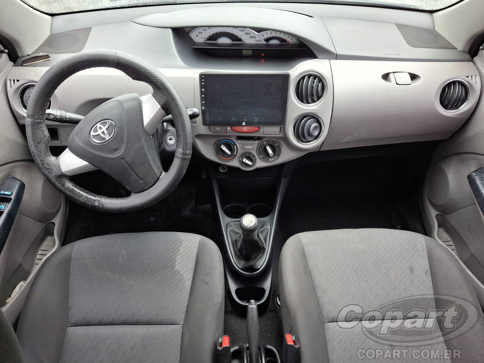 Foto 9 de 14: 2013 TOYOTA ETIOS