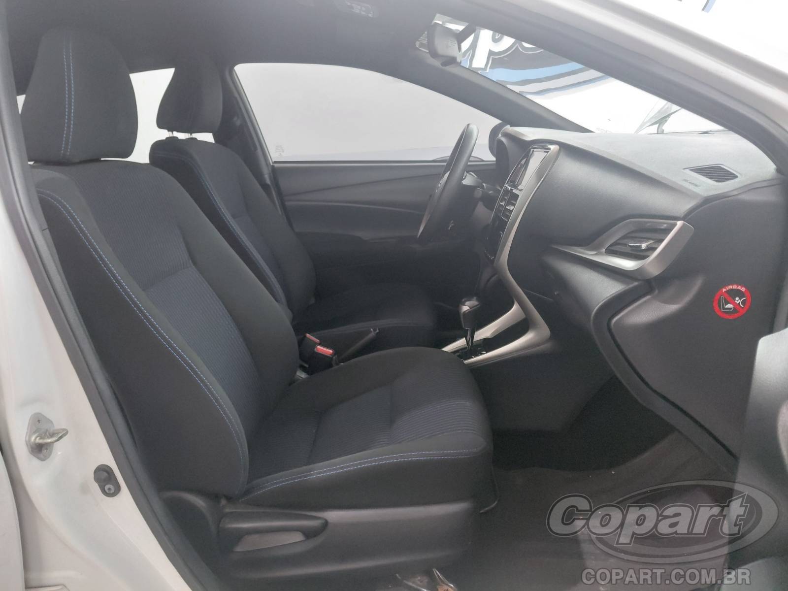 2019 TOYOTA YARIS — foto 5 de 11