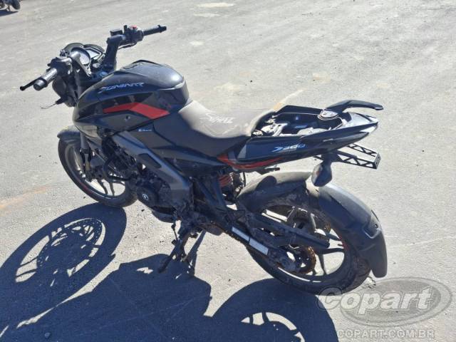 2025 BAJAJ DOMINAR 