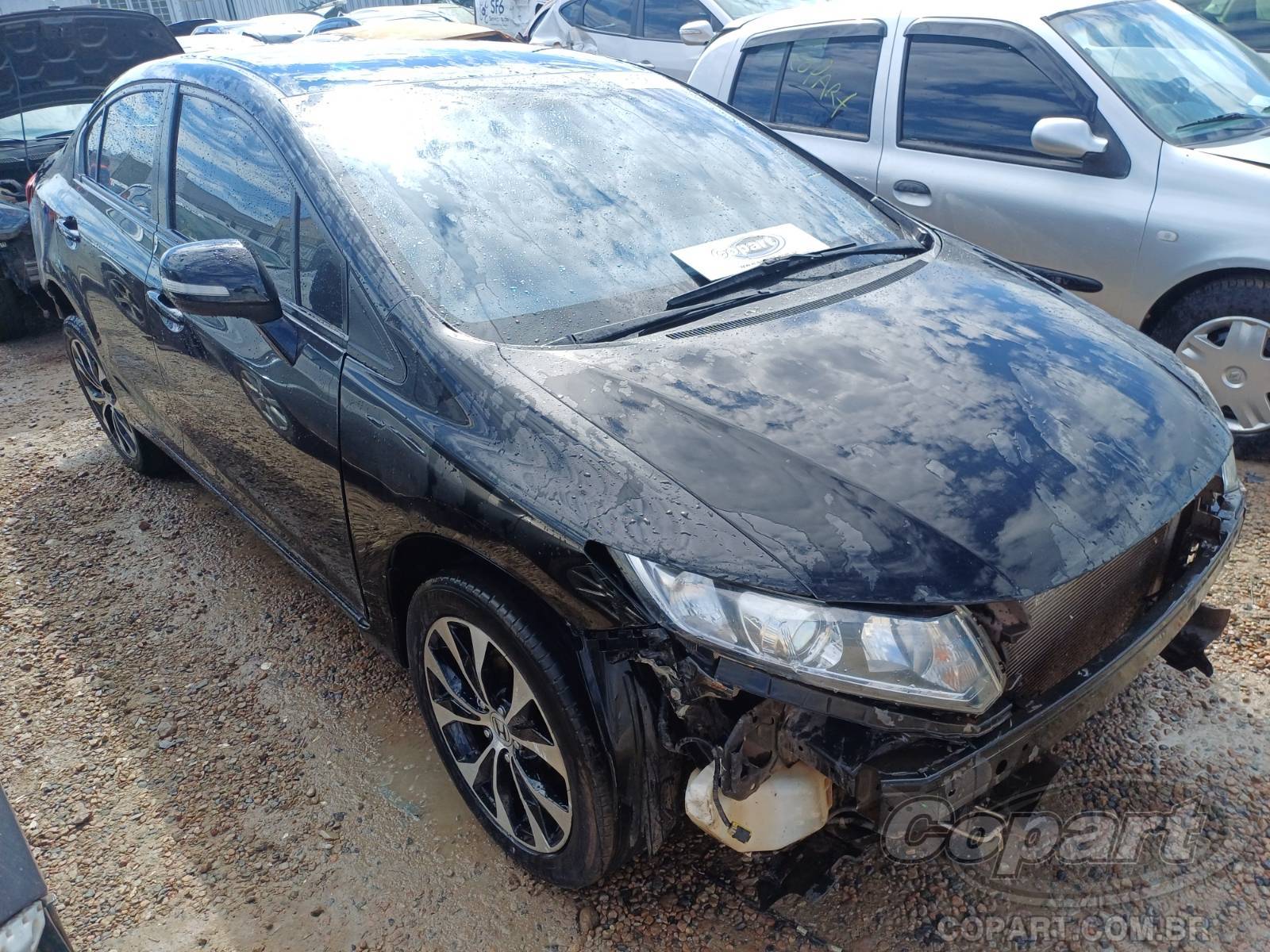 Veículo Honda Civic Honda Civic LXR 2.0 16V i-VTEC 2015 Colisão Média Monta 2015 em leilão