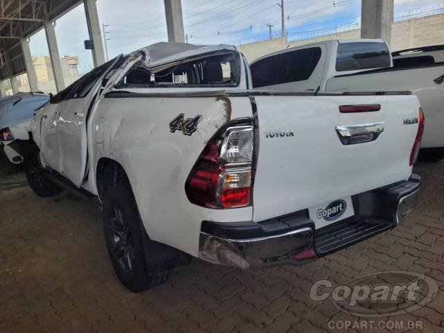 2024 TOYOTA HILUX CD 