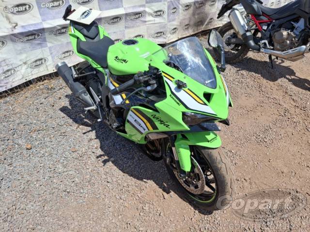 2025 KAWASAKI NINJA ZX-6R 