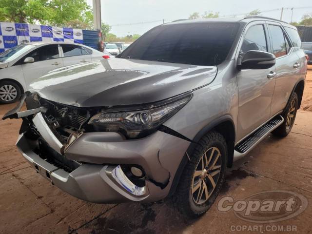 2017 TOYOTA HILUX SW4 