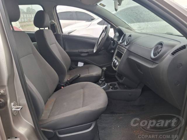 2012 VOLKSWAGEN VOYAGE 