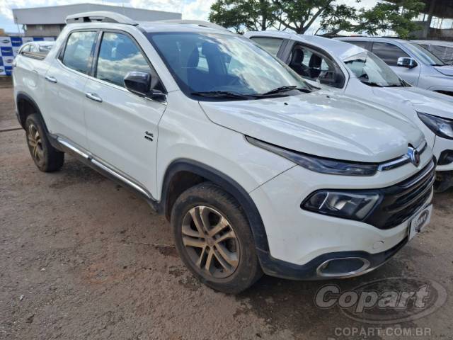 2017 FIAT TORO 