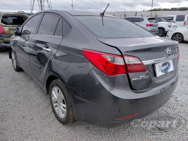2014 HYUNDAI HB20S 