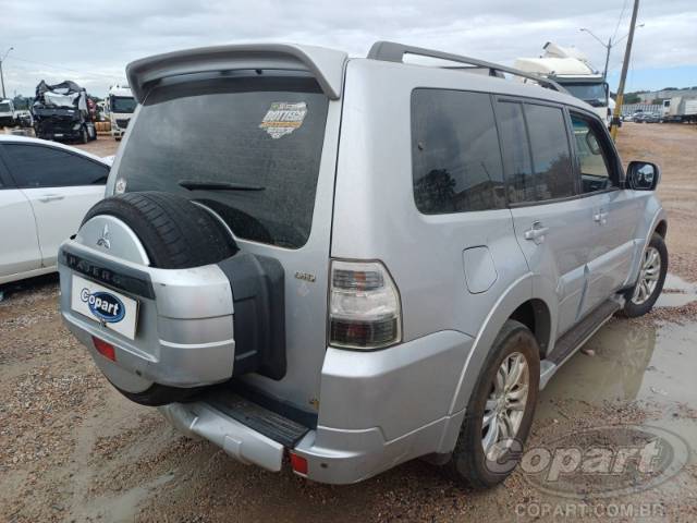 2012 MITSUBISHI PAJERO FULL 