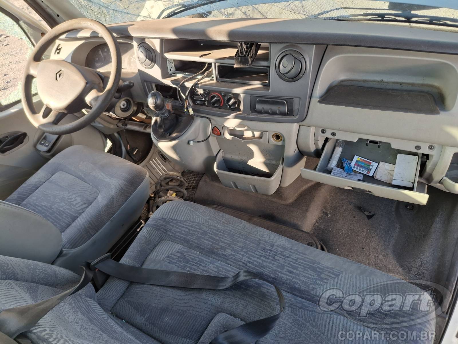 2011 RENAULT MASTER CHASSI CAB — foto 9 de 12