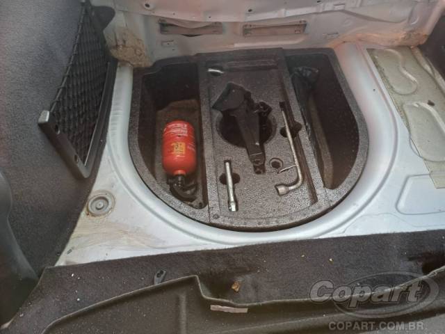 2013 VOLKSWAGEN FOX 